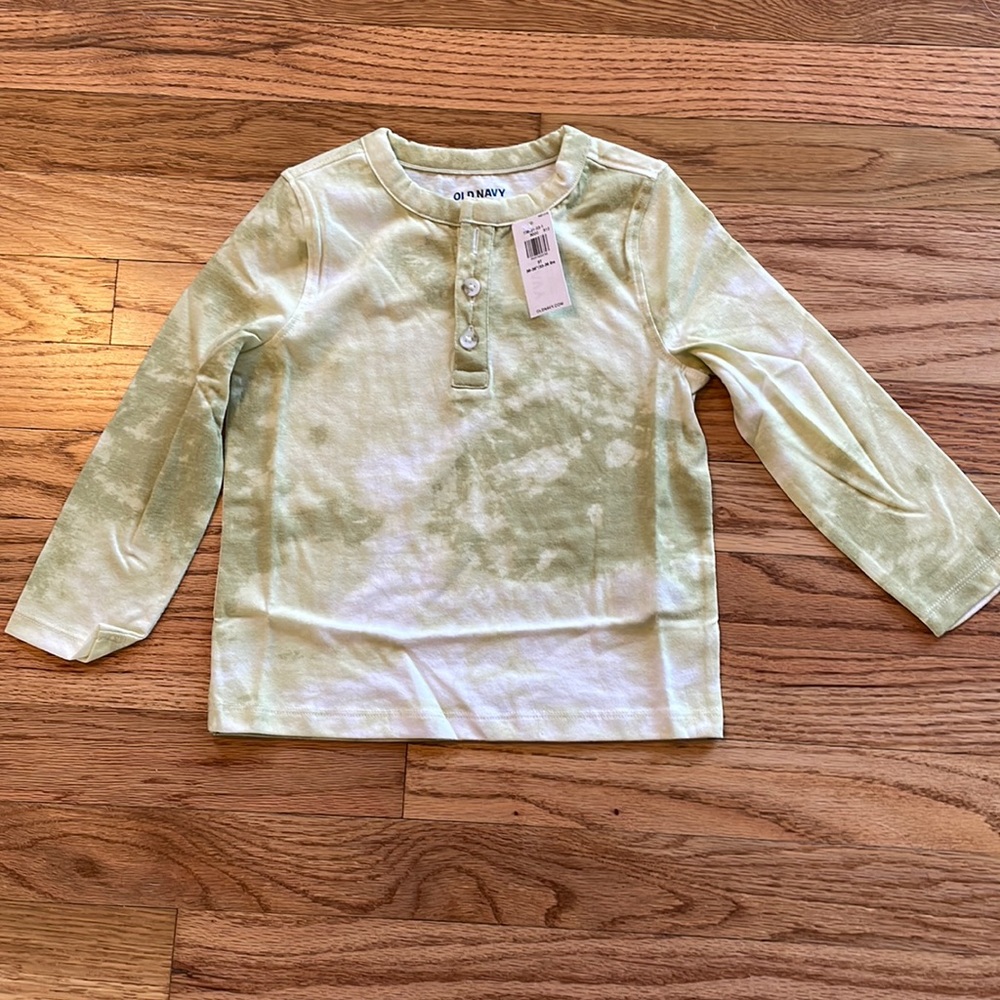 🍁Old Navy Long Sleeve Tee